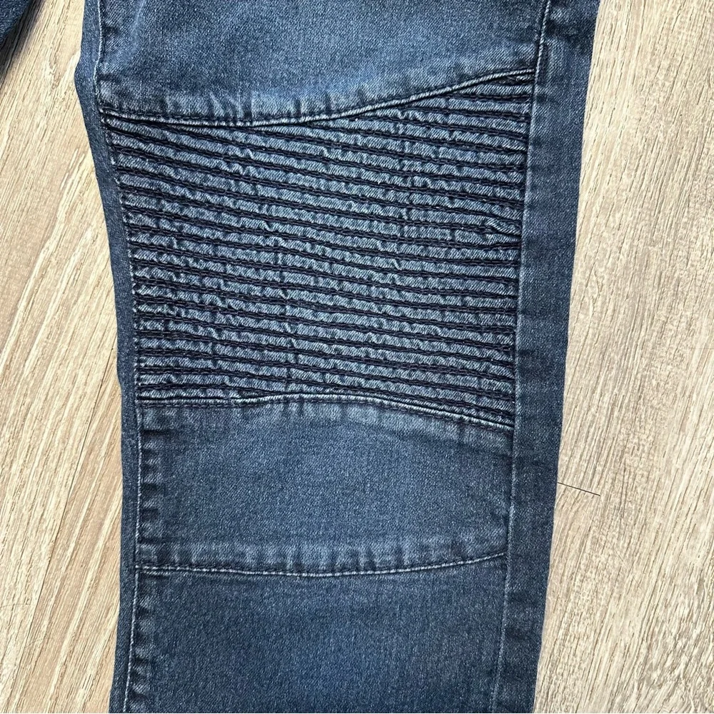 True Religion Slim‎ Blue Jeans with Paneled Design